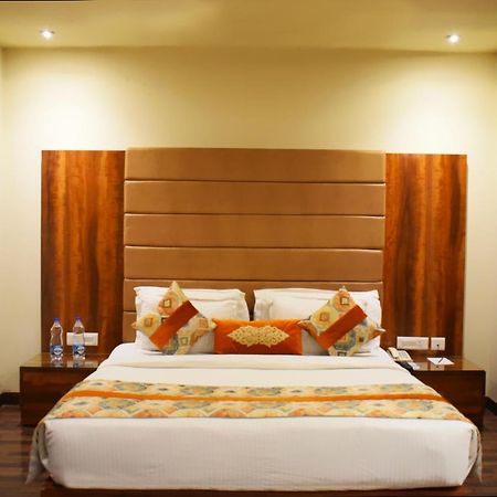 One Earth Avaas Hotell Amritsar Exteriör bild