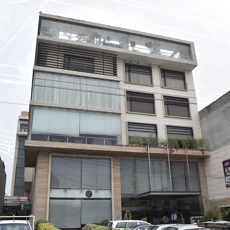 One Earth Avaas Hotell Amritsar Exteriör bild