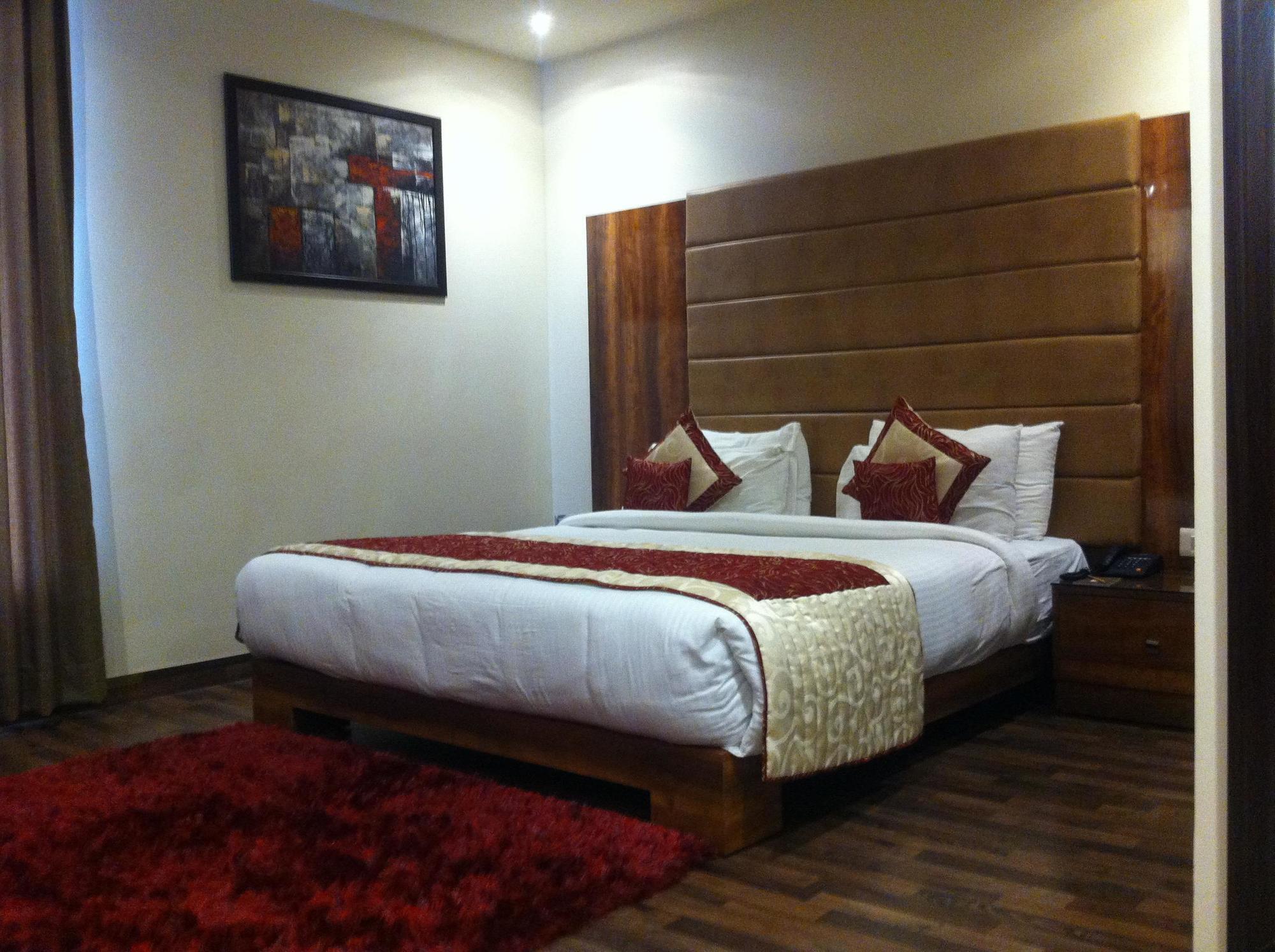One Earth Avaas Hotell Amritsar Exteriör bild