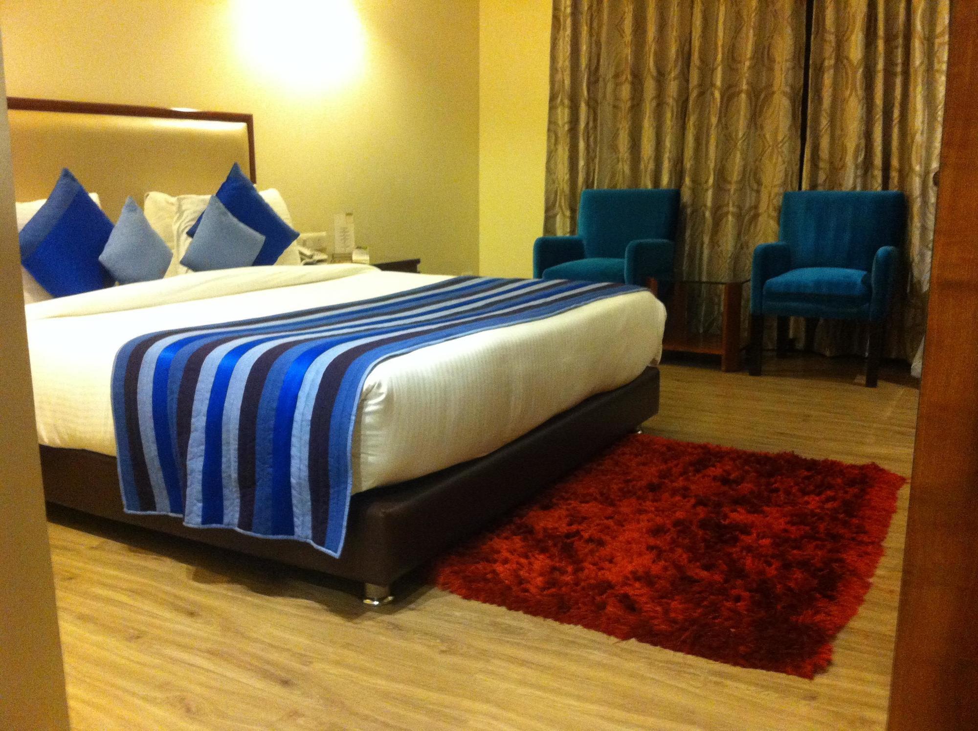 One Earth Avaas Hotell Amritsar Exteriör bild