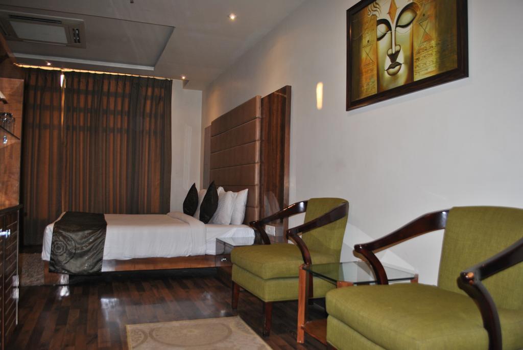 One Earth Avaas Hotell Amritsar Exteriör bild