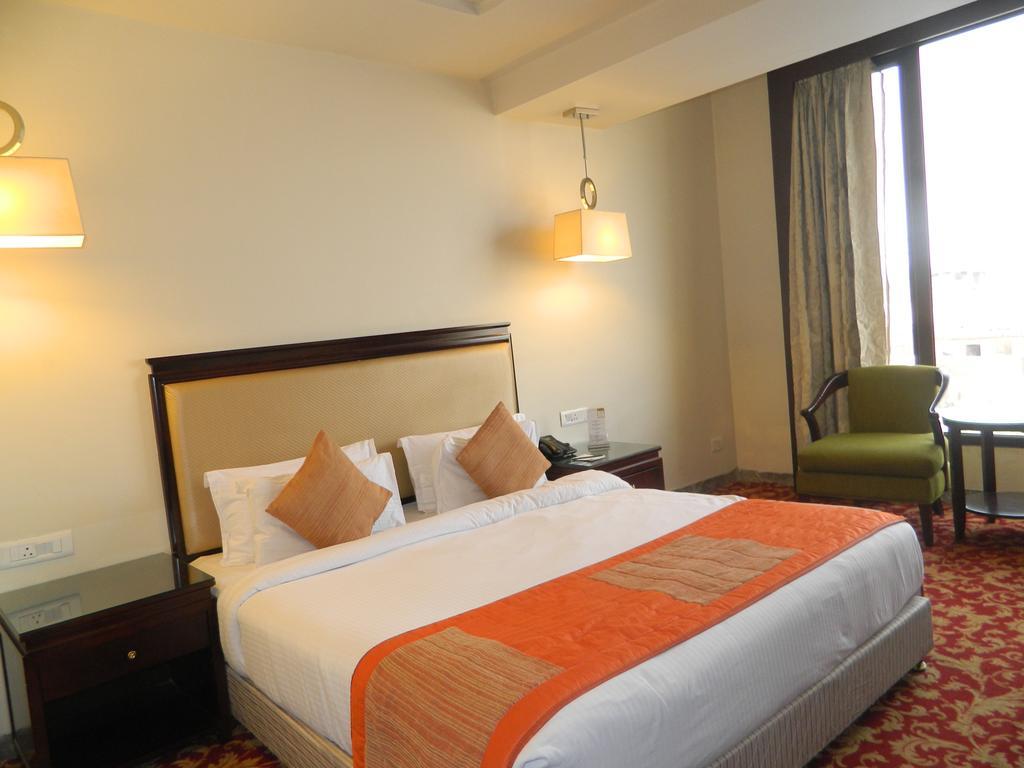 One Earth Avaas Hotell Amritsar Exteriör bild
