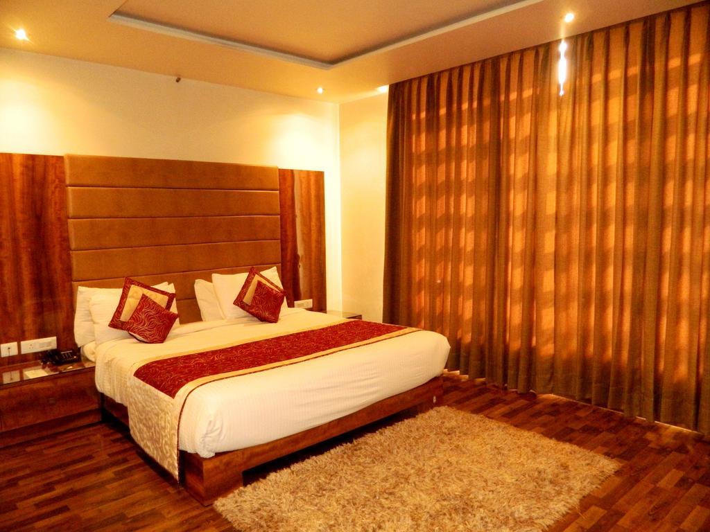 One Earth Avaas Hotell Amritsar Exteriör bild