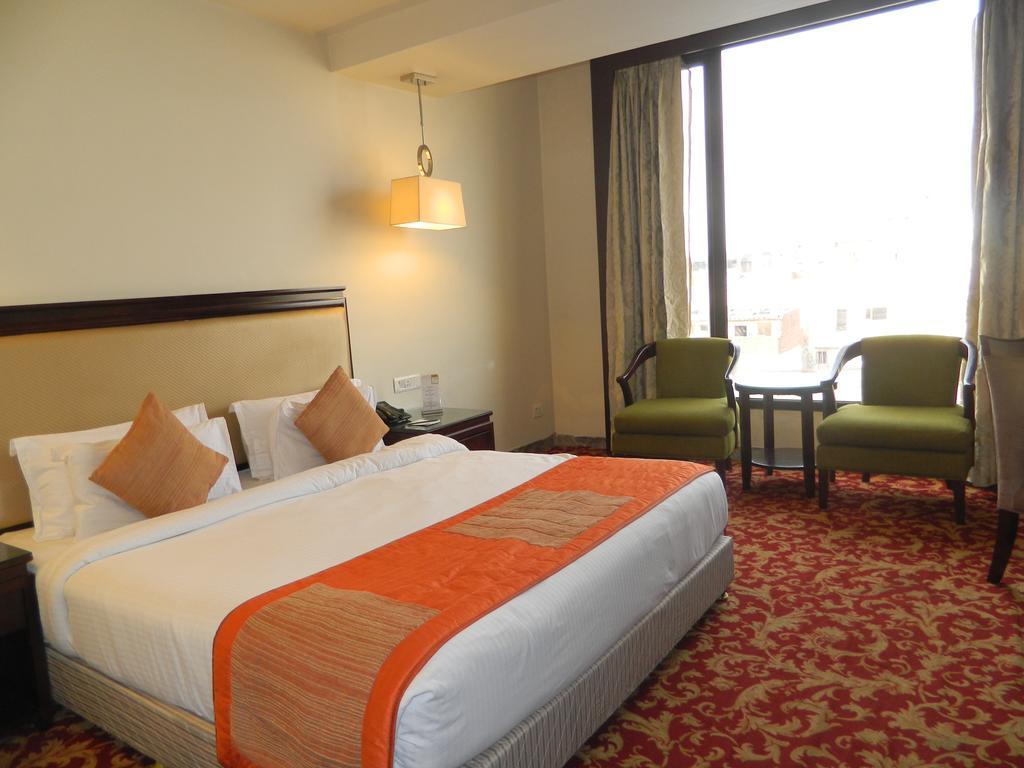 One Earth Avaas Hotell Amritsar Exteriör bild
