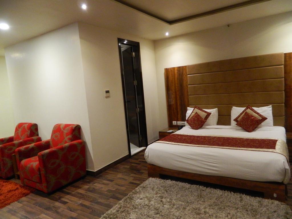 One Earth Avaas Hotell Amritsar Exteriör bild