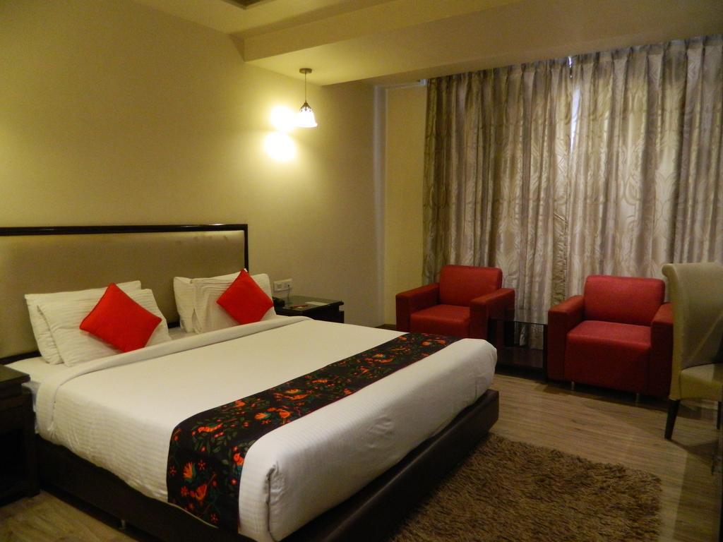 One Earth Avaas Hotell Amritsar Exteriör bild